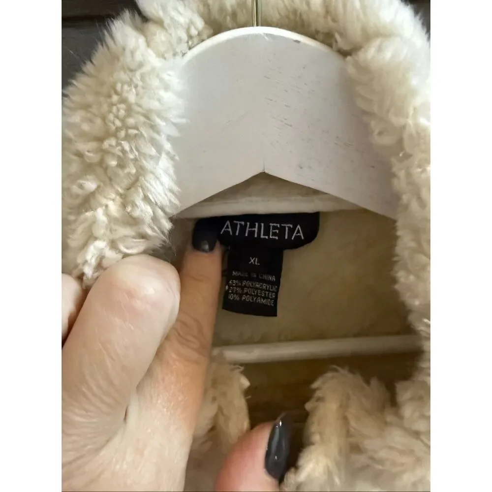 Athleta Dakani Winter White Quilted Faux Sherpa Jacket sz XL EUC - Picture 4 of 7